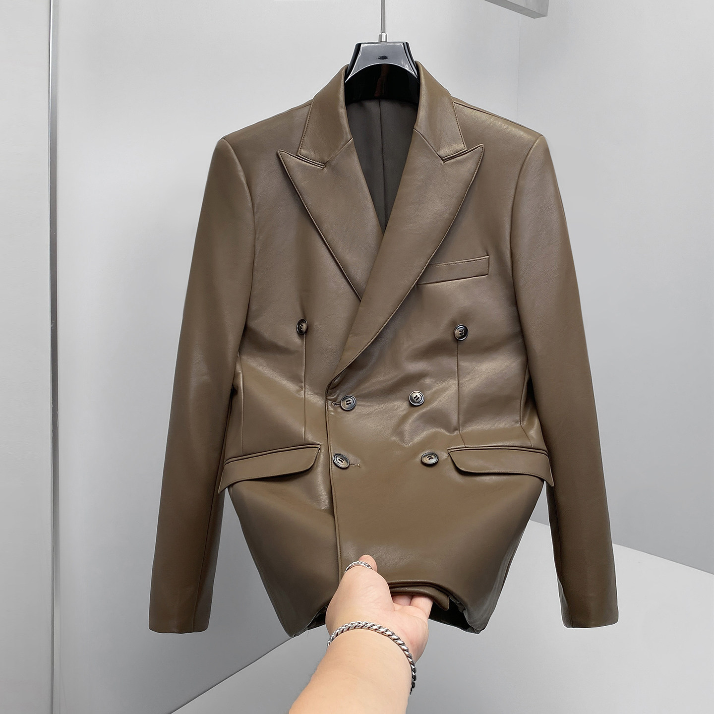 Veste de Costume en Cuir Crois - Mens Grooming Brand avis et prix