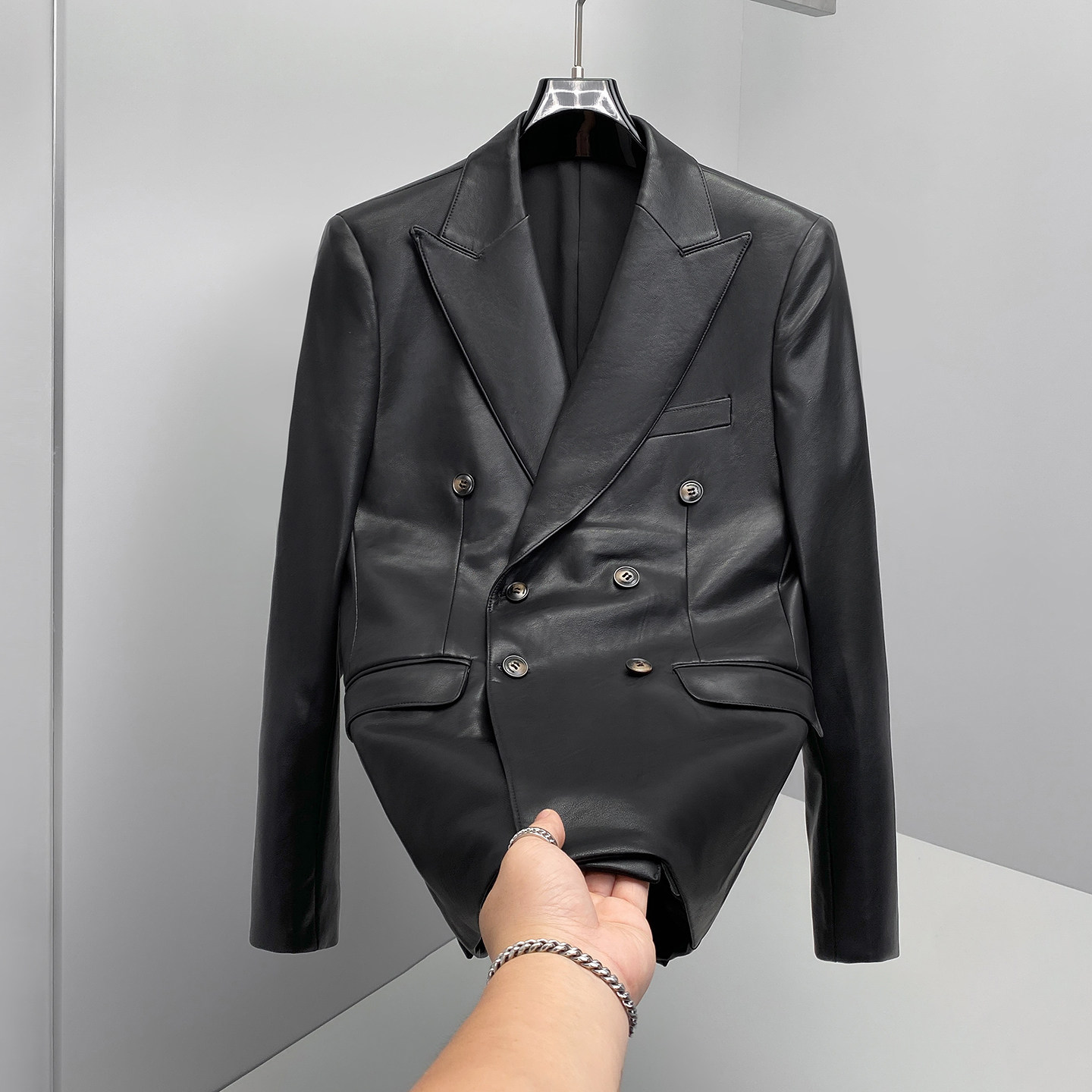 Veste de Costume en Cuir Crois - Mens Grooming Brand avis et prix